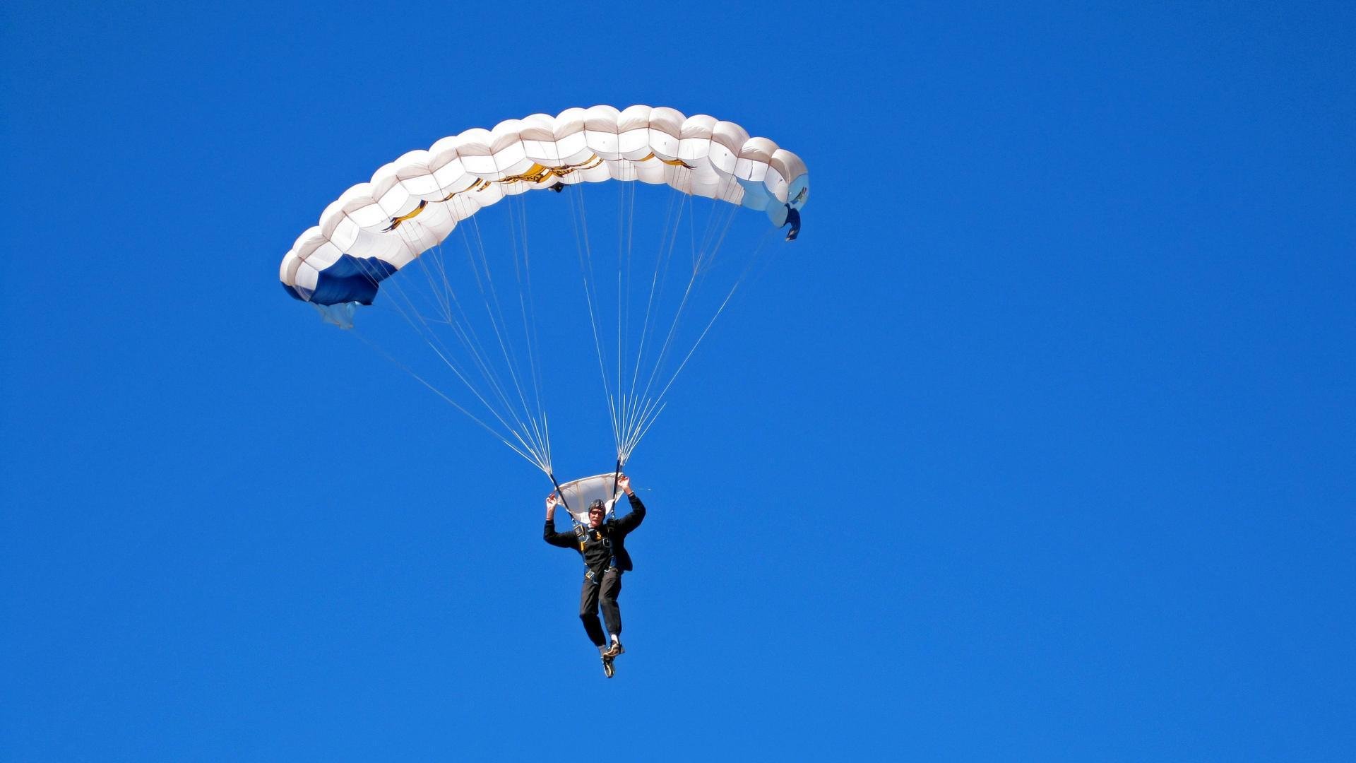 九游登录中心-前中超外援宣布破产!曾效力山东泰山6年狂赚3.3亿,现在已成负翁