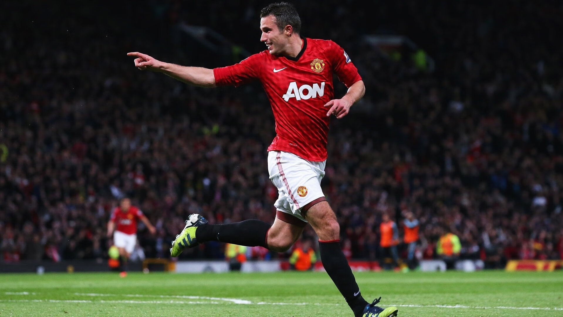 九游体育网页版-前助教揭秘！拉什福德该主罚巴萨任意球，他缺的是保护，拉什福德边锋